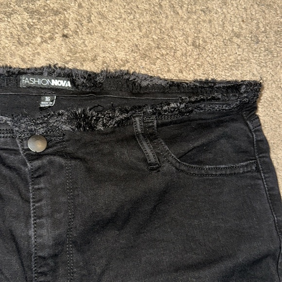 Fashion Nova Distressed waist and ends jeans - Picture 2 of 5